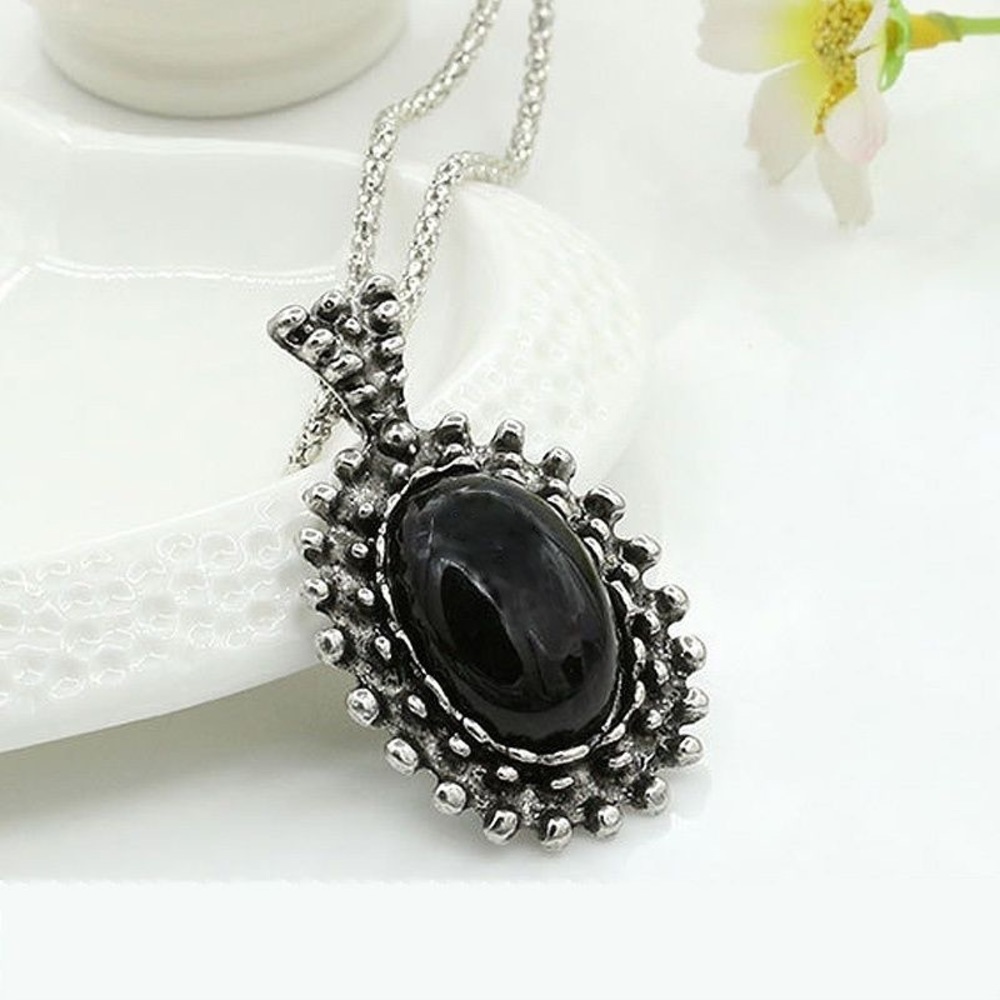Statement Jewelry Chain Necklace with Big Pendant